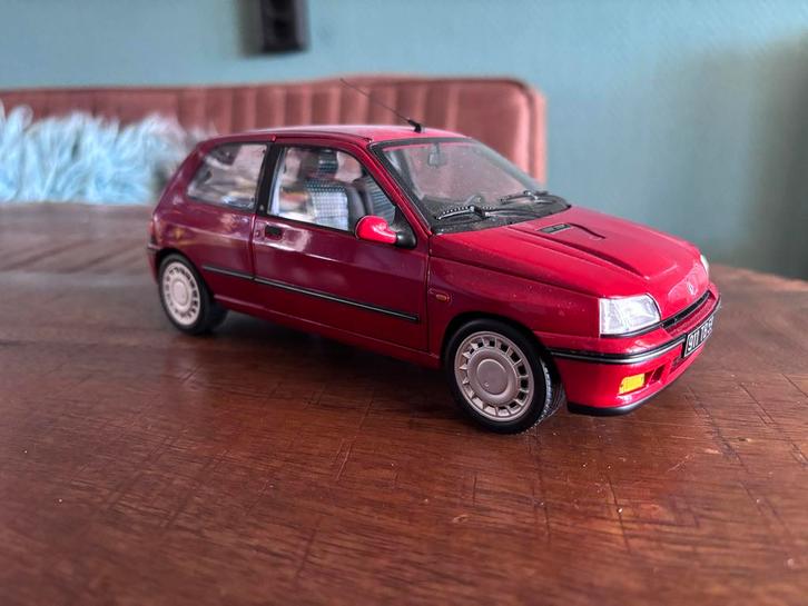 Renault Clio 1.8 16v Norev 1:18, Hobby en Vrije tijd, Modelauto's | 1:18, Zo goed als nieuw, Auto, Norev, Ophalen of Verzenden