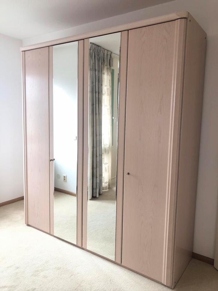 Linnenkast met spiegeldeuren 4-deurs, Huis en Inrichting, Kasten | Kledingkasten, Zo goed als nieuw, 200 cm of meer, 50 tot 75 cm