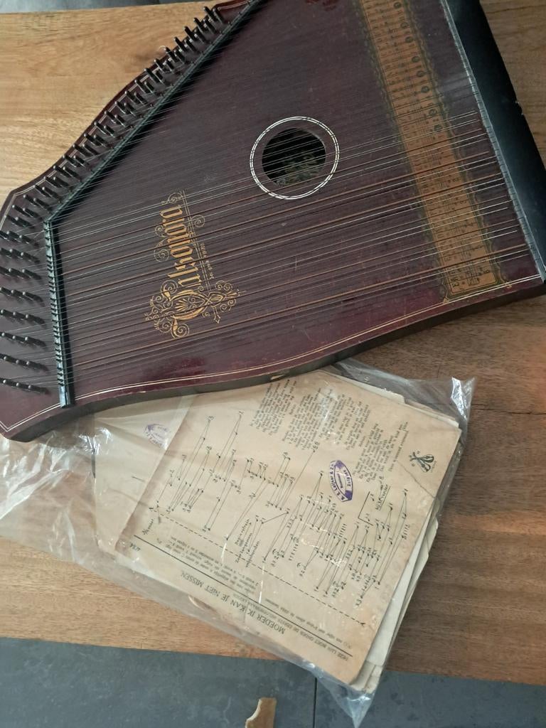 Antieke Valsonora citer met bladmuziek, Muziek en Instrumenten, Ophalen of Verzenden, Gebruikt