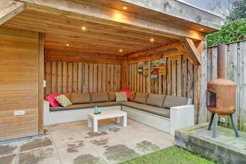 Grote houten tuinbank inclusief kussens  beschikbaar voor biedingen