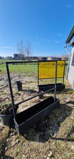 Gratis: 2 grote windschermen terras plantenbak en wieltjes, Tuin en Terras, Bloembakken en Plantenbakken, Ophalen, Gebruikt, 100 cm of meer