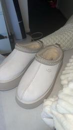 Ugg Tazz 39 Creme, Ophalen of Verzenden, Zo goed als nieuw, Beige