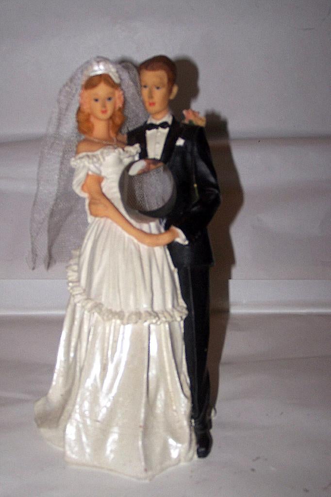 Beeld bruidspaar/ringenhouder. H. 20cm Izgs., Antiek en Kunst, Ophalen of Verzenden