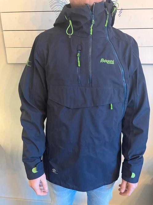 Bergans outdoor jas winter en zomer, Kleding | Heren, Jassen | Zomer, Zo goed als nieuw, Maat 46 (S) of kleiner, Blauw, Ophalen of Verzenden
