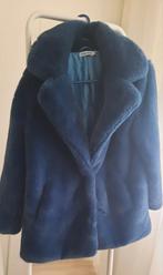 NIEUW.  Petrol blauwe fluffy jas., Kleding | Dames, Jassen | Winter, Ophalen of Verzenden, Nieuw, Maat 38/40 (M), Blauw