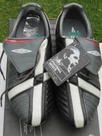 Voetbal schoenen maat 40 Umbro nieuw, Ophalen, Maat XS of kleiner, Schoenen, Nieuw