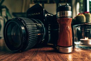 Pentax spiegelreflex camera met lenzen en Polaroid back beschikbaar voor biedingen