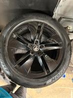 Skoda Enyaq 19 inch originele winterbanden set, Auto-onderdelen, Banden en Velgen, Gebruikt, Banden en Velgen, Winterbanden, 235 mm