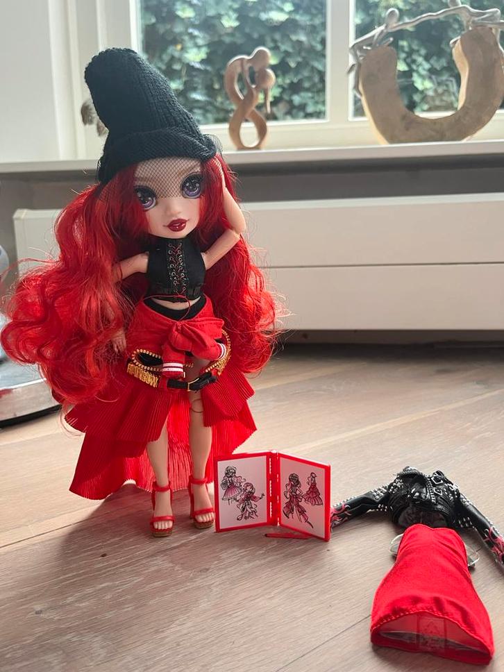Rainbow High Ruby Anderson, Verzamelen, Poppen, Zo goed als nieuw, Pop, Ophalen of Verzenden