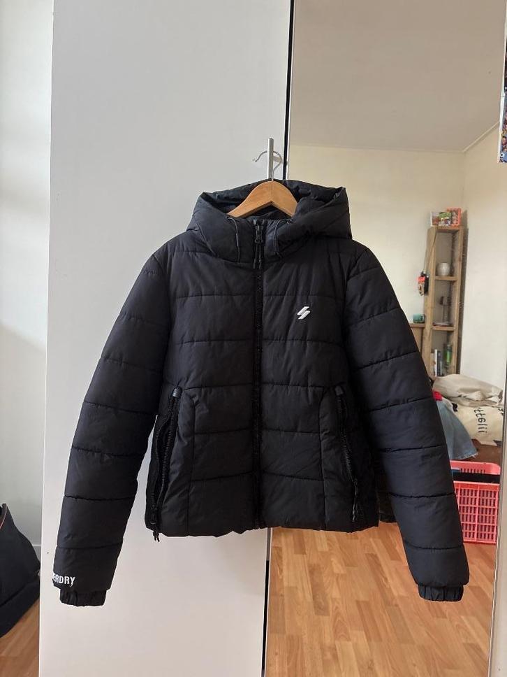 Superdry winterjas, Kleding | Dames, Jassen | Winter, Gedragen, Maat 38/40 (M), Zwart, Ophalen