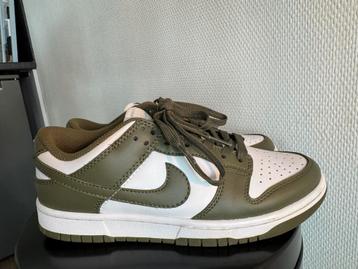 Nike dunk low khaki maat 39 beschikbaar voor biedingen