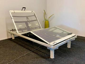 Auping Royal Elektrisch Verstelbaar 100x210 1-persoons Bed beschikbaar voor biedingen