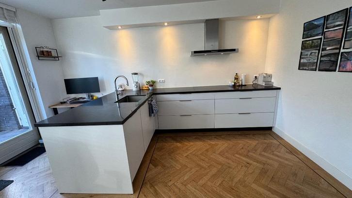 L-vormige keuken, composiet blad, inductie, afzuigkap, spoel, Huis en Inrichting, Keuken | Complete keukens, Gebruikt, Overige typen