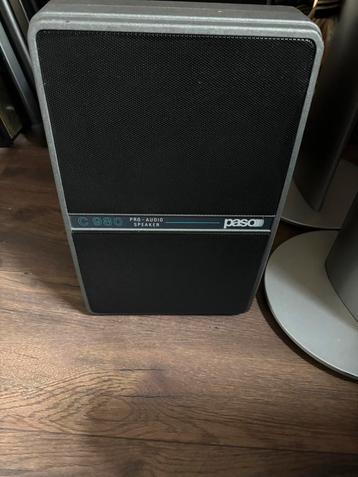 PA speakers Met versterker super geluid 150 w met stands beschikbaar voor biedingen