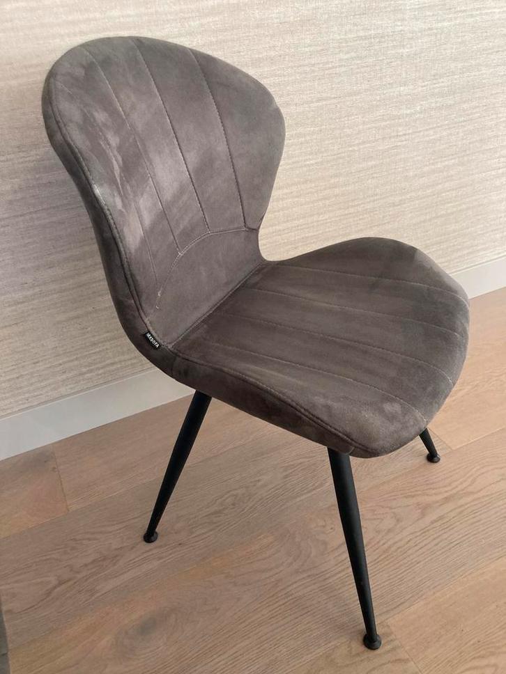 Vier taupe eetkamerstoelen Mxsofa, Huis en Inrichting, Stoelen, Gebruikt, Vijf, Zes of meer stoelen, Stof, Overige kleuren, Ophalen