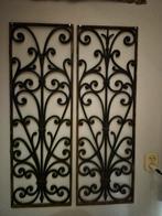 2 antieke smeedijzeren deur- sierroosters, Ophalen