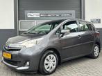 Toyota Verso-S 1.3 VVT-i Aspiration I AIRCO I MPV I TREKHAAK, Voorwielaandrijving, Euro 5, Stof, Gebruikt