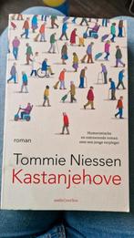Tommie Niessen - Kastanjehove, Ophalen of Verzenden, Zo goed als nieuw, Tommie Niessen; Loes Wouterson