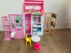 Barbie huis – compact poppenhuis met accessoires, Ophalen of Verzenden, Zo goed als nieuw