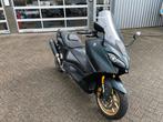 Yamaha TMAX 560 Tech MAX - Topstaat! Akrapovic, Motoren, 560 cc, Particulier, Handvatverwarming, 2 cilinders