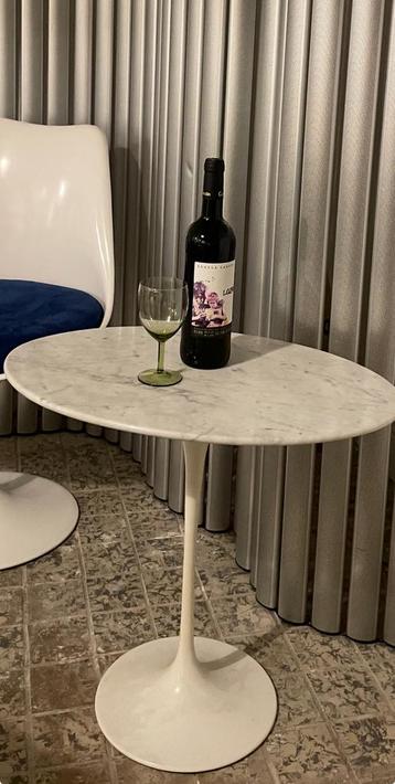 Knoll international Saarinen ovaal bijzettafel jaren 70 beschikbaar voor biedingen