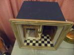 antiek poppenhuis met bedstee, Ophalen of Verzenden, Gebruikt, Poppenhuis