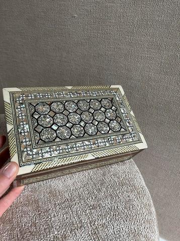 Abalone Inleg Kistje beschikbaar voor biedingen