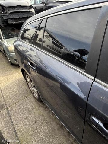 Achterdeur rechts Toyota Avensis Wagon III ('06-'15) beschikbaar voor biedingen