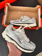 Nike zoom vomero 5 photon dust metallic silver (maat 38,5), Wit, Nike, Nieuw, Ophalen of Verzenden