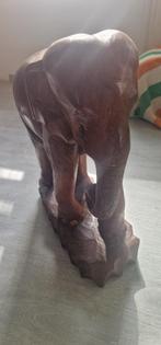 Olifant groot handgesneden massief hout op voet, Antiek en Kunst, Kunst | Beelden en Houtsnijwerken, Ophalen