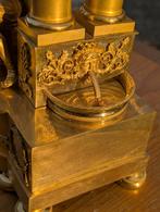 Antieke Franse vuurvergulde bronzen pendule 41 cm hoog, Ophalen