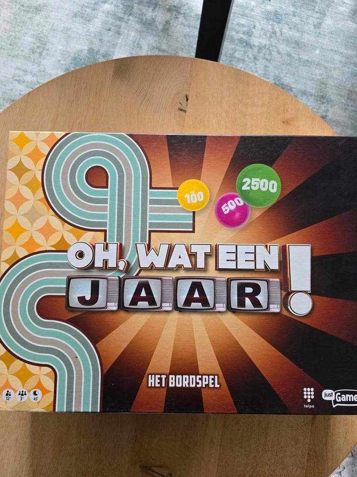 Oh Wat Een Jaar! Bordspel, Hobby en Vrije tijd, Gezelschapsspellen | Bordspellen, Zo goed als nieuw, Drie of vier spelers, Vijf spelers of meer