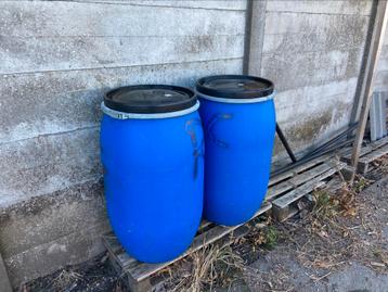 Regenton/ blauw vat 200 liter (€15/ stuk) beschikbaar voor biedingen