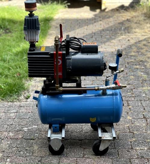 Compleet vacuümsysteem met Edwards 5 Two Stage pomp, Hobby en Vrije tijd, Modelbouw | Overige, Gebruikt, Groter dan 1:32, Ophalen