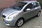 Toyota Yaris 1.3 VVTi Executive Airco/Navigatie/APK 13-9-26, Auto's, Toyota, Gebruikt, Elektrische ramen, 4 cilinders, 995 kg