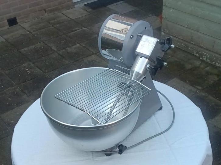 Santos 10 liter deegmachine, Huis en Inrichting, Keuken | Keukenbenodigdheden, Zo goed als nieuw, Ophalen