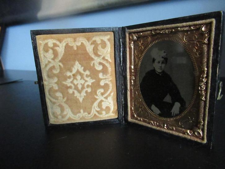 ANTIEK AMBRO/DAQUERREO TYPE REISETUI/FOTOLIJSTJE, Antiek en Kunst, Antiek | Woonaccessoires, Ophalen