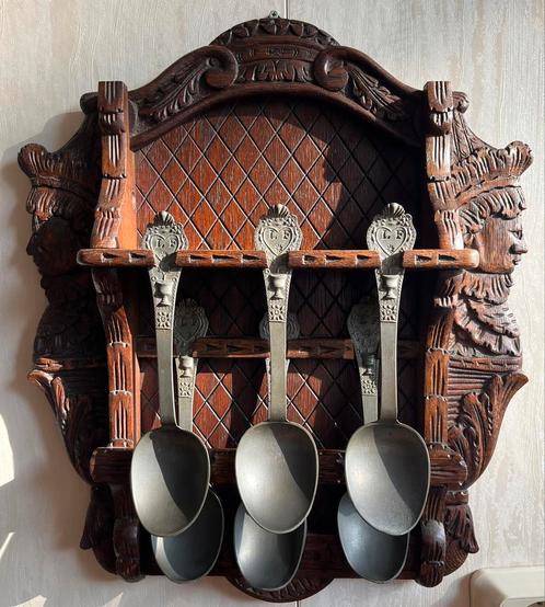 Tinnen lepel set in houten wandbox, Antiek en Kunst, Antiek | Tin, Ophalen of Verzenden