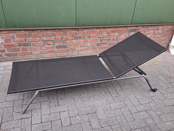 Verstelbaar ligbed / verstelbaar zonnebed beschikbaar voor biedingen