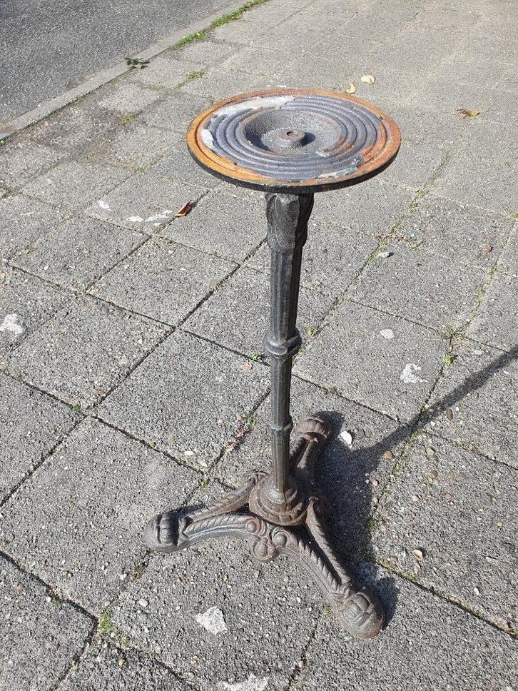 Gietijzeren tafelpoot, voor tuintafel of bijzettafel, Tuin en Terras, Tuintafels, Zo goed als nieuw, Rond, Metaal, Ophalen