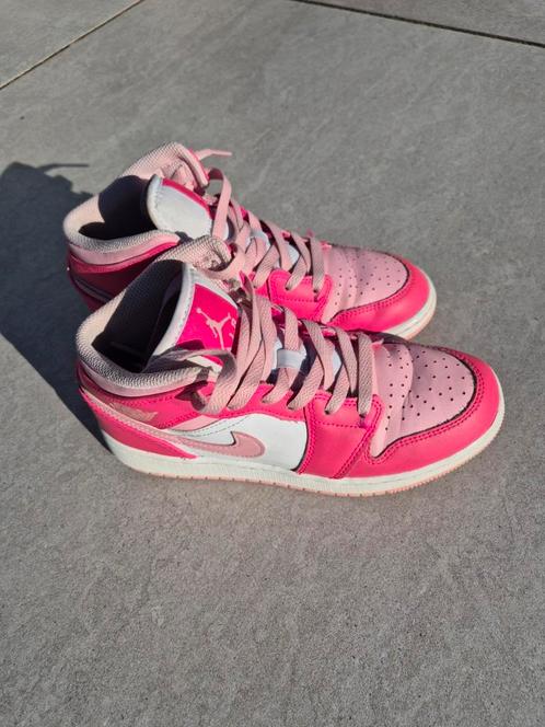 Nik AIR Jordan 1 Mid Fierce PINK maat 36,5, Kleding | Dames, Schoenen, Zo goed als nieuw, Sneakers of Gympen, Roze, Ophalen of Verzenden