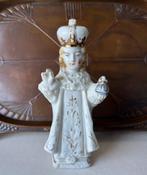 Oud klein porseleinen beeldje: kindje van Praag, Antiek en Kunst, Ophalen of Verzenden