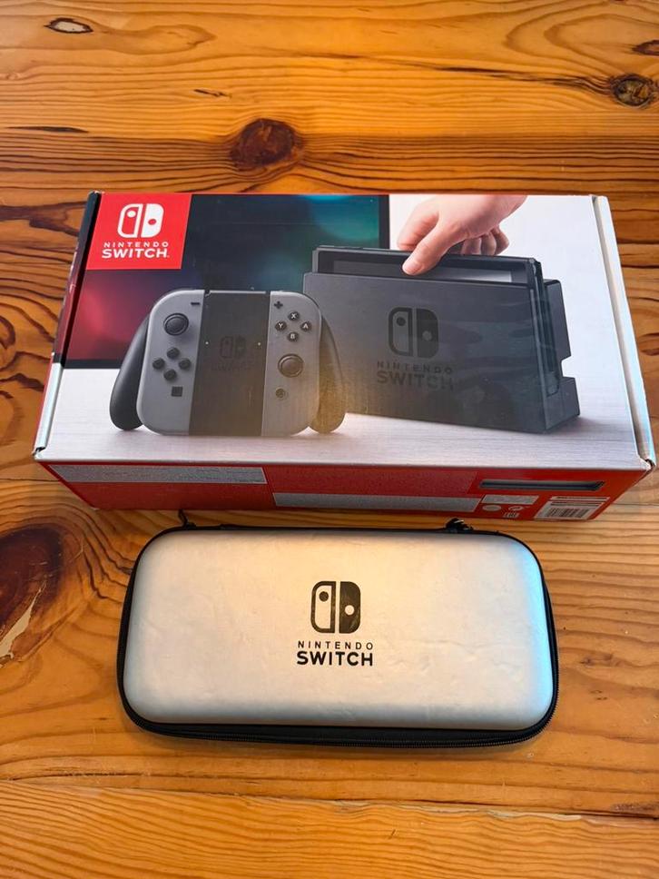 Nintendo Switch met doos, 2 controllers en hoes (evt spellen, Spelcomputers en Games, Spelcomputers | Nintendo Switch, Zo goed als nieuw