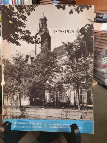 Jaarboek 1970-1975 der Leidse Universiteit beschikbaar voor biedingen