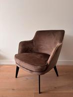 Taupe velours fauteuil met kleine beschadiging achterzijde, Huis en Inrichting, Fauteuils, Ophalen, Gebruikt, Minder dan 75 cm