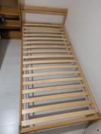 IKEA bed (Neiden) + lattenbodem + boekje/schroeven/inbus, Ophalen, 90 cm, Bruin, Zo goed als nieuw
