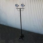 Industriële Vloerlamp met Schijnwerpers (Chroom + Zwart), Huis en Inrichting, Lampen | Vloerlampen, Ophalen, NL, Info@westproducts.nl