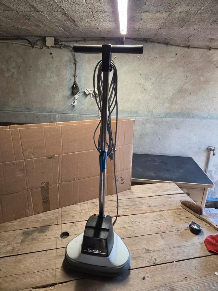 Electrolux Vloerenpoetsmachine, Witgoed en Apparatuur, Stofzuigers, Gebruikt, Overige typen, Minder dan 1200 watt, Ophalen
