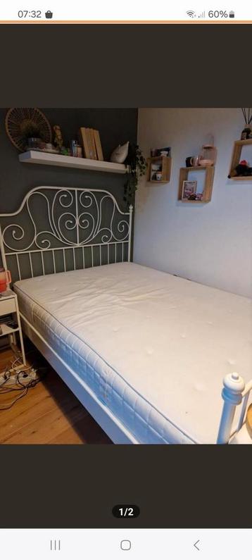 Bed wit metaal 1.40 bij 2.00 m - afbeelding 1