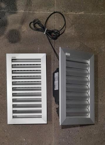 Te koop: ventilatie roosters. Motor bediend. 26.5 x 46.5cm beschikbaar voor biedingen
